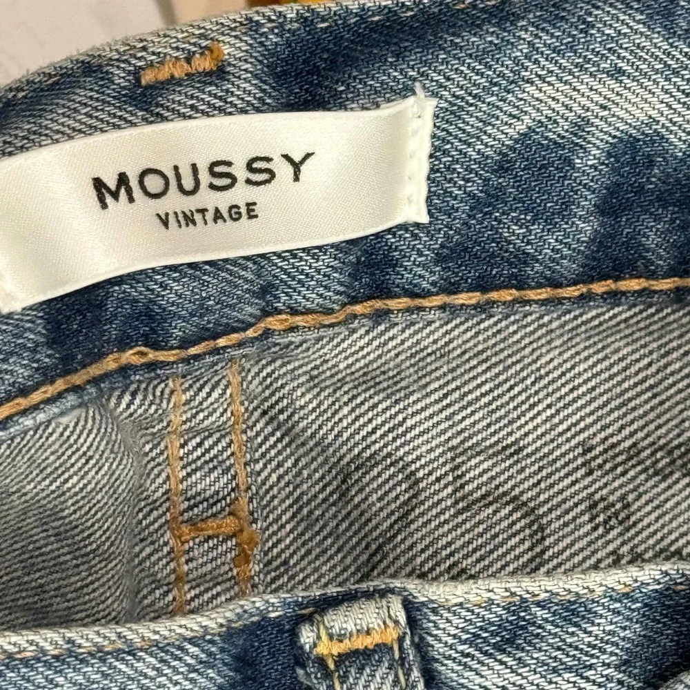 MOUSSY VINTAGE Dells Cropped Boy Skinny Jeans 25 NWOT